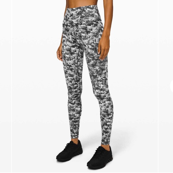 lululemon athletica “Wunder Under” High-Rise Tight 28”, Size 6 - Picture 2 of 11